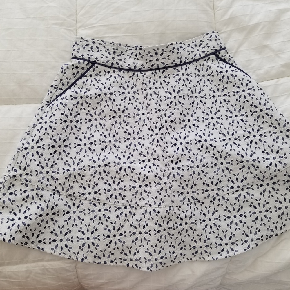 Brand new eyelet skirt. Under Skies. Size small